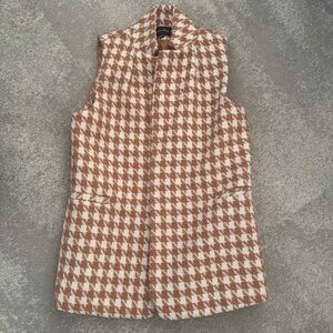 One n More Tan and Cream Houndstooth Vest